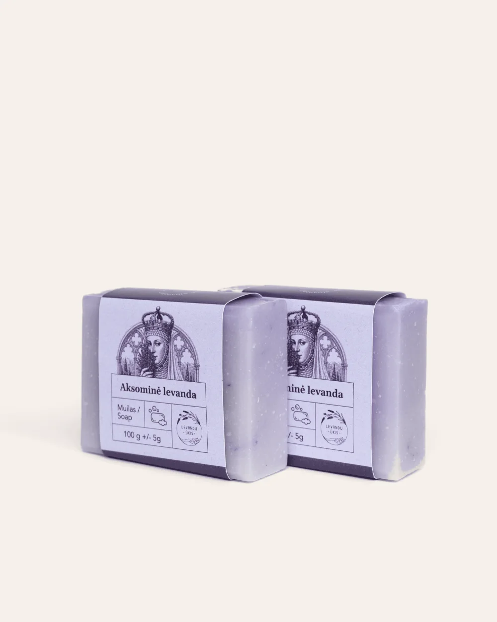 Dvi kieto muilo „Aksominė levanda“ 100 g pakuotės su violetinėmis etiketėmis, vaizdas kampu
