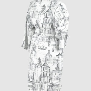 Baltas satino chalatas kimono „Karališko Vilniaus meilės istorija“, vaizdas iš nugaros