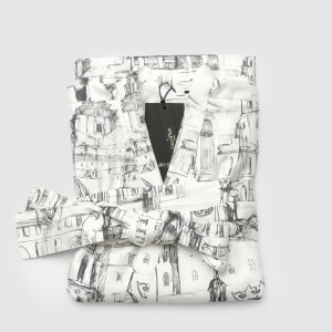 Sulankstytas baltas satino chalatas kimono „Karališko Vilniaus meilės istorija“ su etikete
