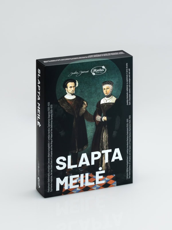 Juodojo šokolado saldainių „Slapta meilė“ dėžutė su Barboros ir Augusto portretu, vaizdas iš priekio