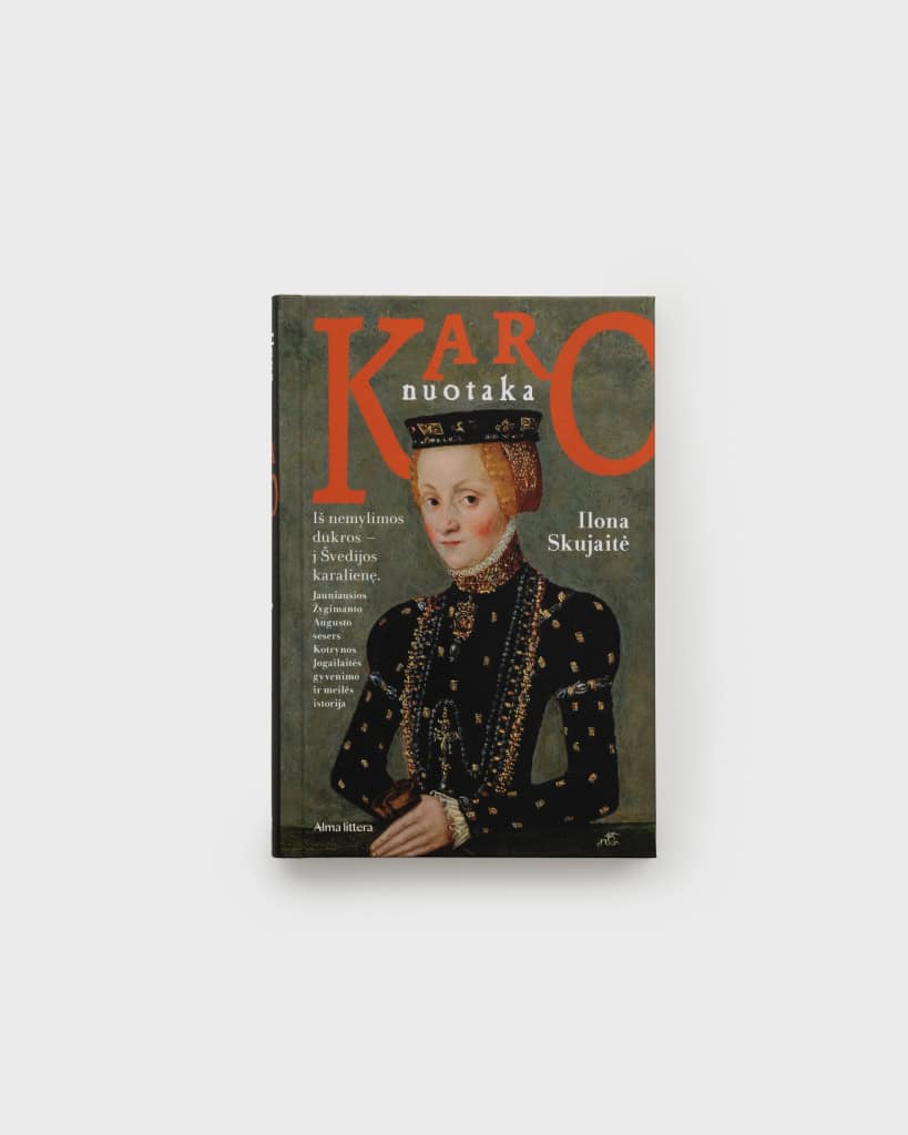 Knygos „Karo nuotaka“ priekinis viršelis su raudonu pavadinimu ir moters portretu