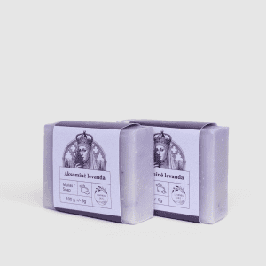 Dvi kieto muilo „Aksominė levanda“ 100 g pakuotės su violetinėmis etiketėmis, vaizdas kampu