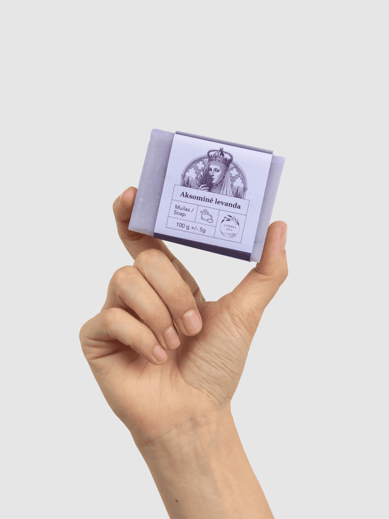 Ranka laiko kieto muilo „Aksominė levanda“ 100 g pakuotę su violetine etikete